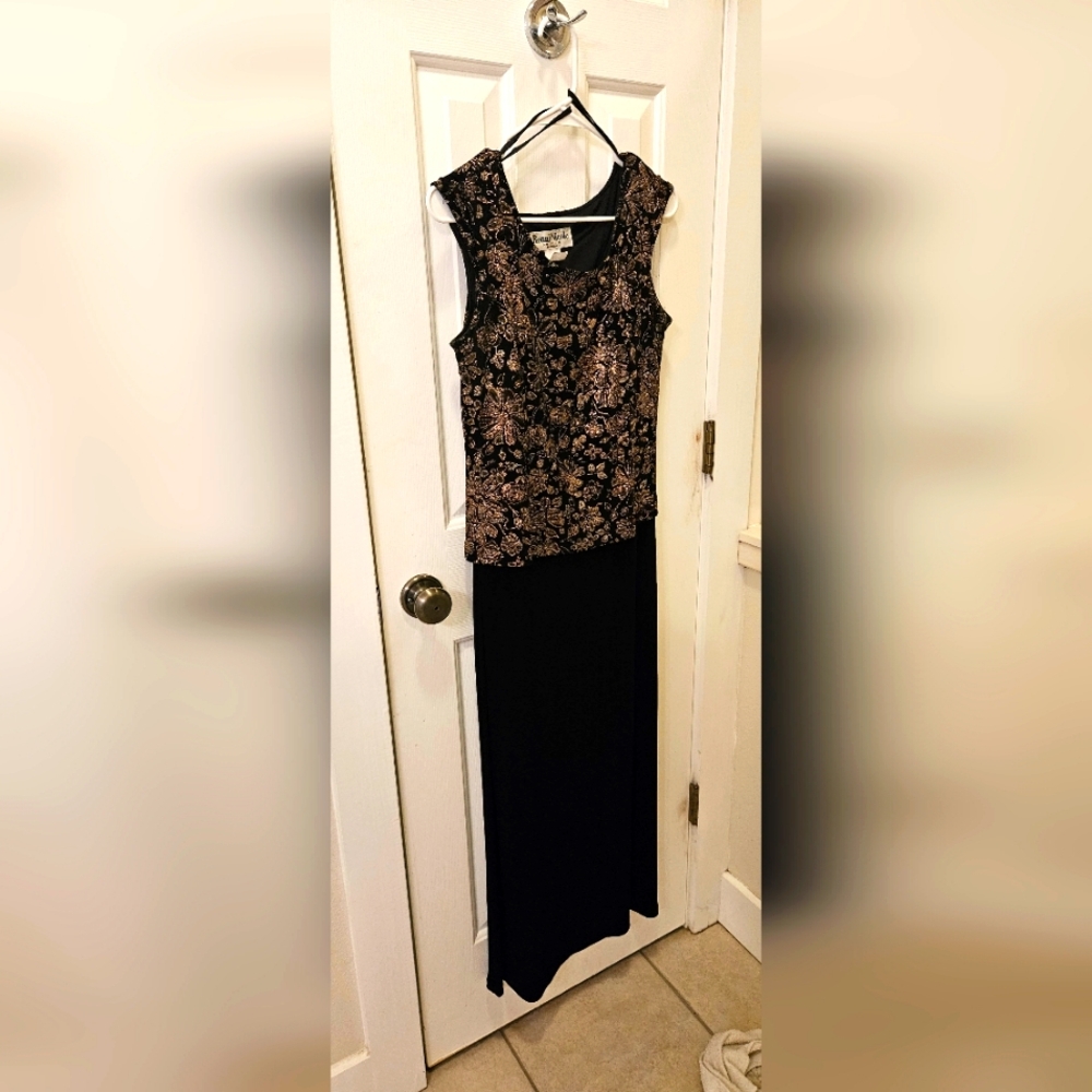 Formal ankle-length black and gold sleeveless dress. 10 petite